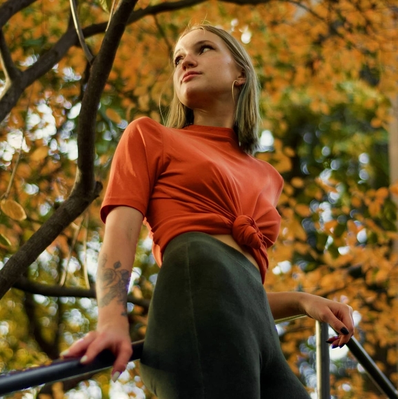 Meet your Posher, Olivia - Picture 1 of 1